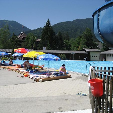 Ferienhaus Enzi Weissbriach Bagian luar foto
