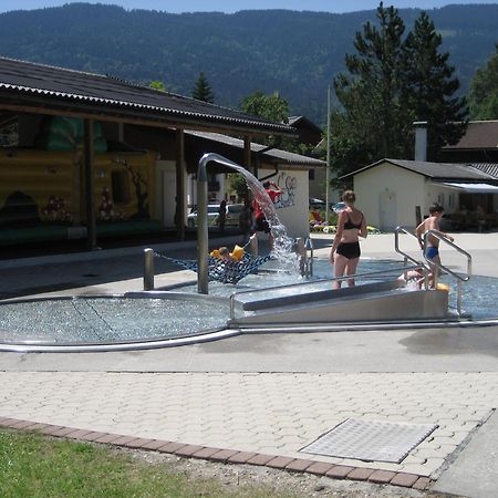 Ferienhaus Enzi Weissbriach Bagian luar foto