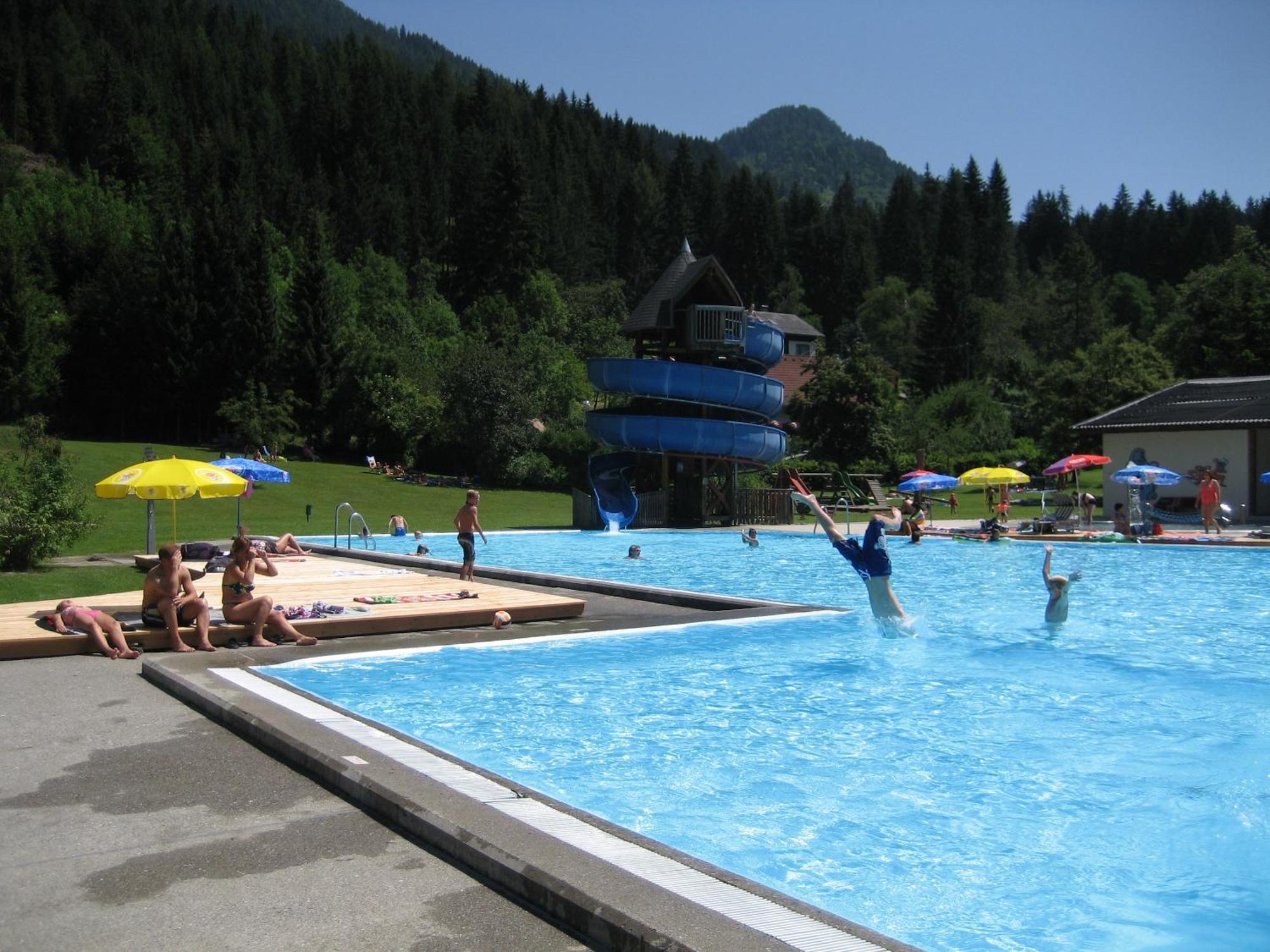 Ferienhaus Enzi Weissbriach Bagian luar foto