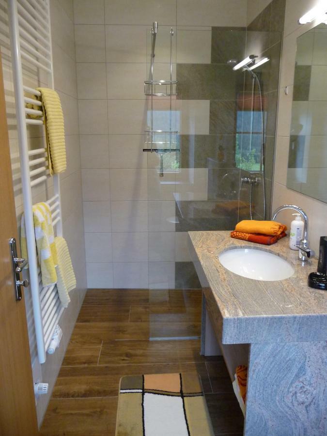 Ferienhaus Enzi Weissbriach Bagian luar foto