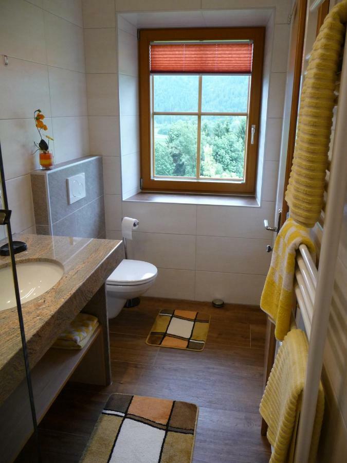 Ferienhaus Enzi Weissbriach Bagian luar foto
