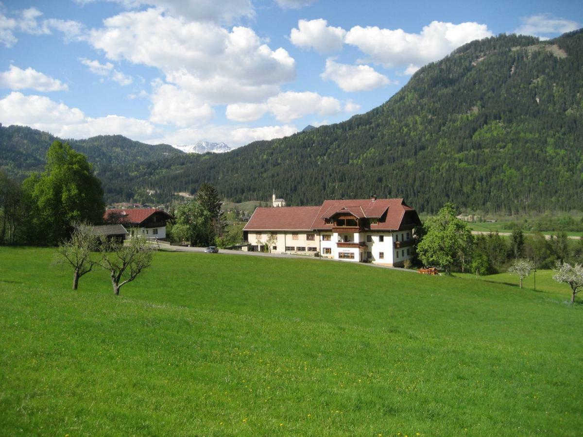 Ferienhaus Enzi Weissbriach Bagian luar foto