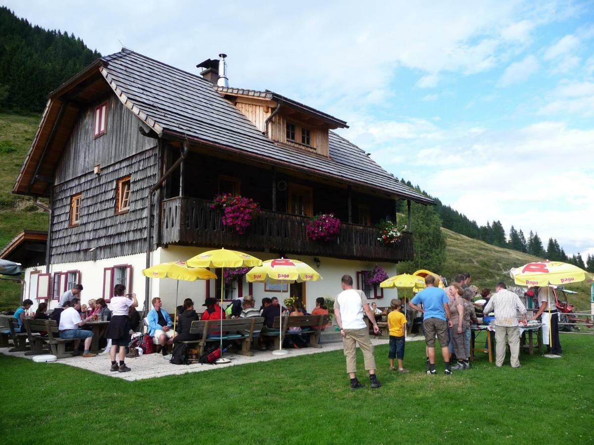 Ferienhaus Enzi Weissbriach Bagian luar foto
