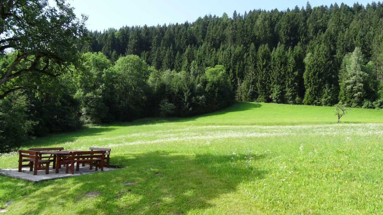 Ferienhaus Enzi Weissbriach Bagian luar foto