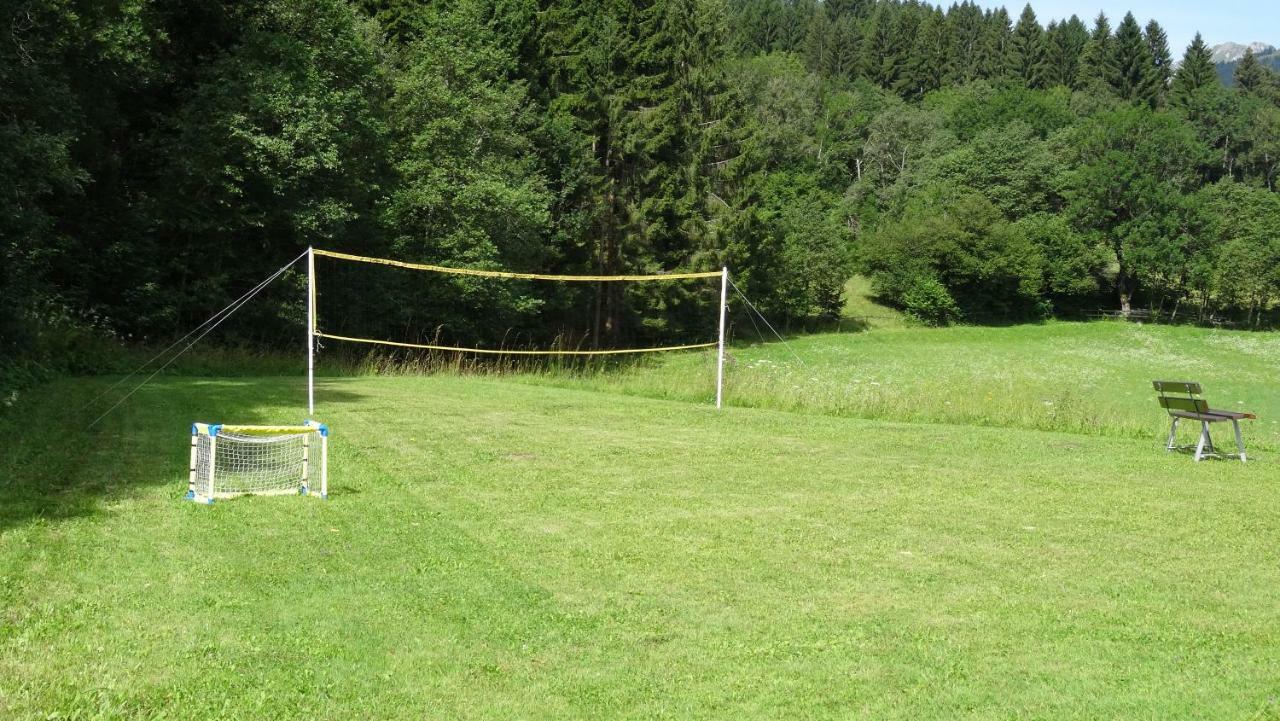 Ferienhaus Enzi Weissbriach Bagian luar foto