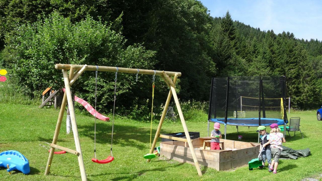 Ferienhaus Enzi Weissbriach Bagian luar foto