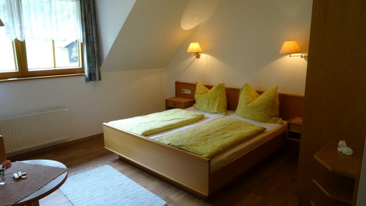 Ferienhaus Enzi Weissbriach Bagian luar foto