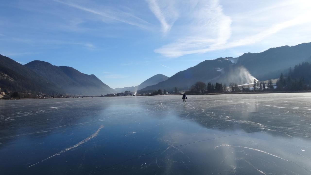 Ferienhaus Enzi Weissbriach Bagian luar foto